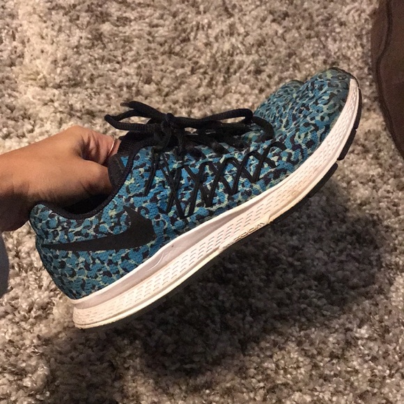 Blue cheetah print NIKE sneakers. - Picture 4 of 4